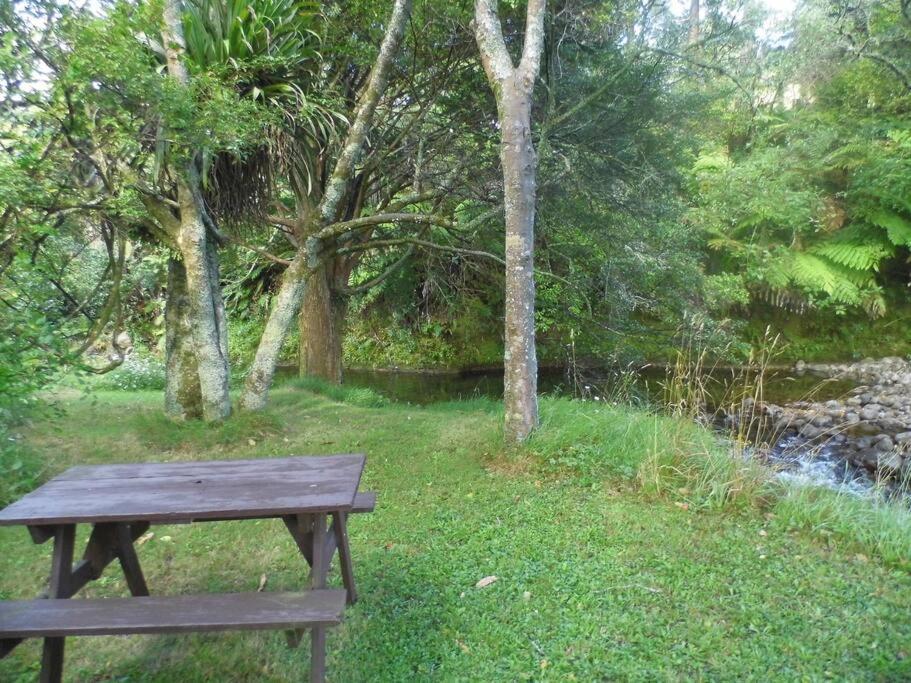 Warm Earth Cottages Aongatete Ngoại thất bức ảnh